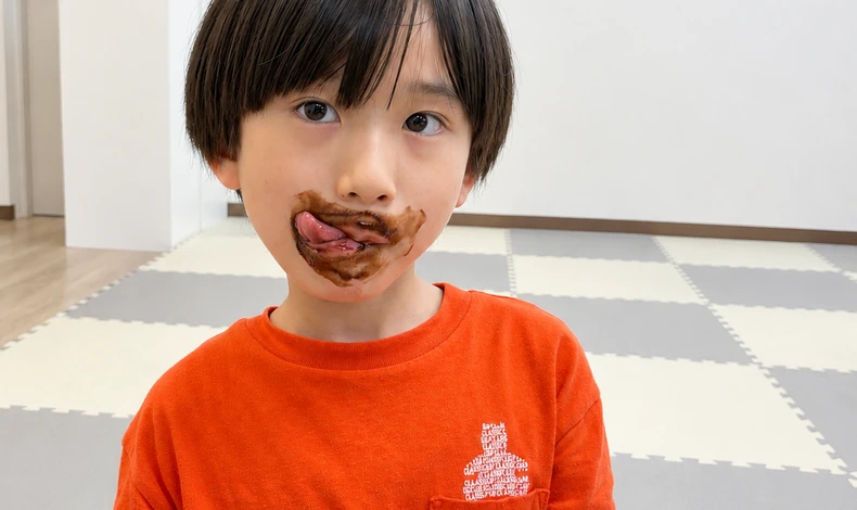 画像5138：越谷の児童発達支援・放課後等デイサービスの仕事内容は？チョコレートで楽しく舌のトレーニング🍫